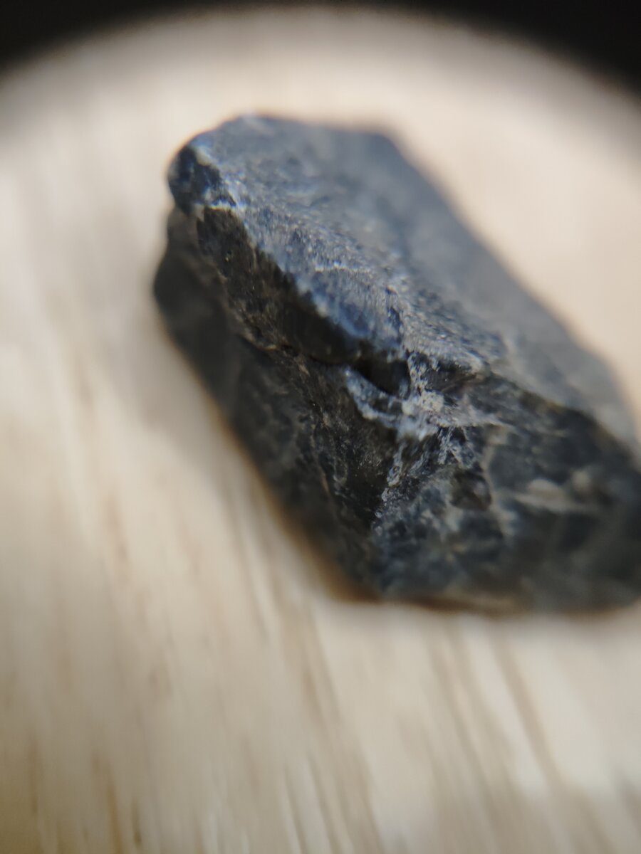 #19 黒色チャート クローズアップ